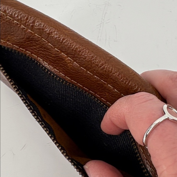 Ashley Watson Recycled Leather Brown Leather Wallet Vancouver Canada Brown - Picture 5 of 11